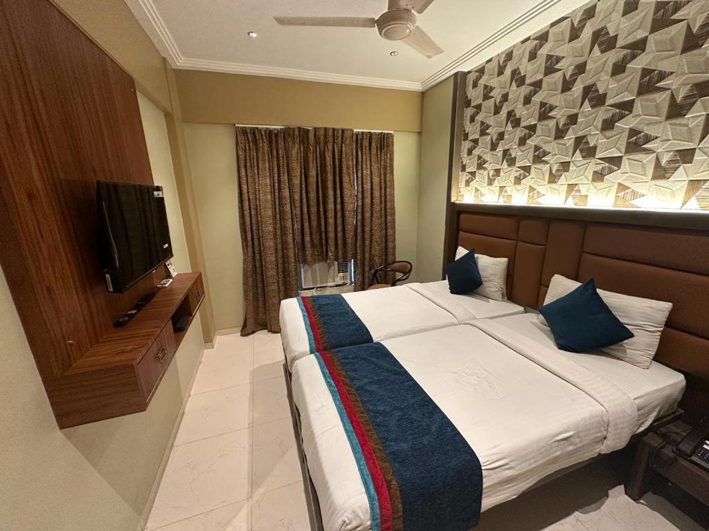 Srikrishna Paradise Hotel Thane Navi Mumbai Exterior foto